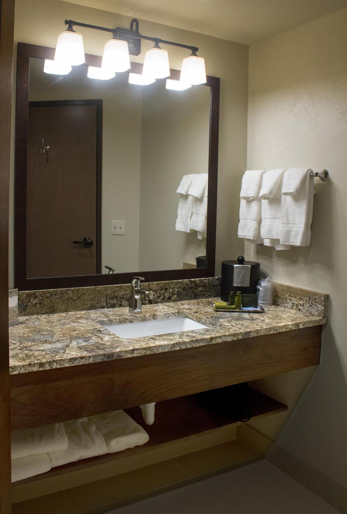Cedar Creek Lodge & Conference Center Columbia Falls Δωμάτιο φωτογραφία